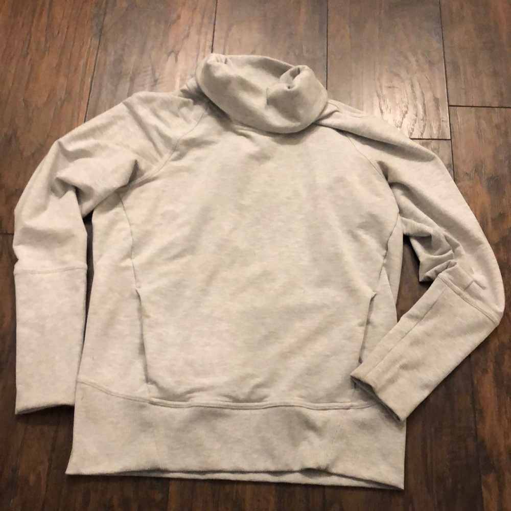 Lululemon grey sweatshirt